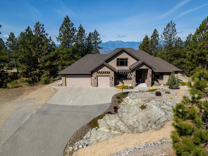 Property Photo: 136 Falcon Place BC V0H 1V6