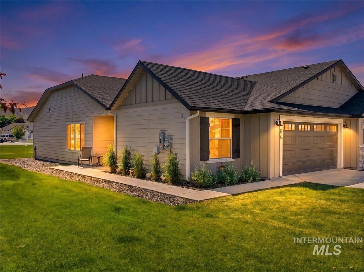Property Photo: 878 S Beaver Creek Way ID 83617