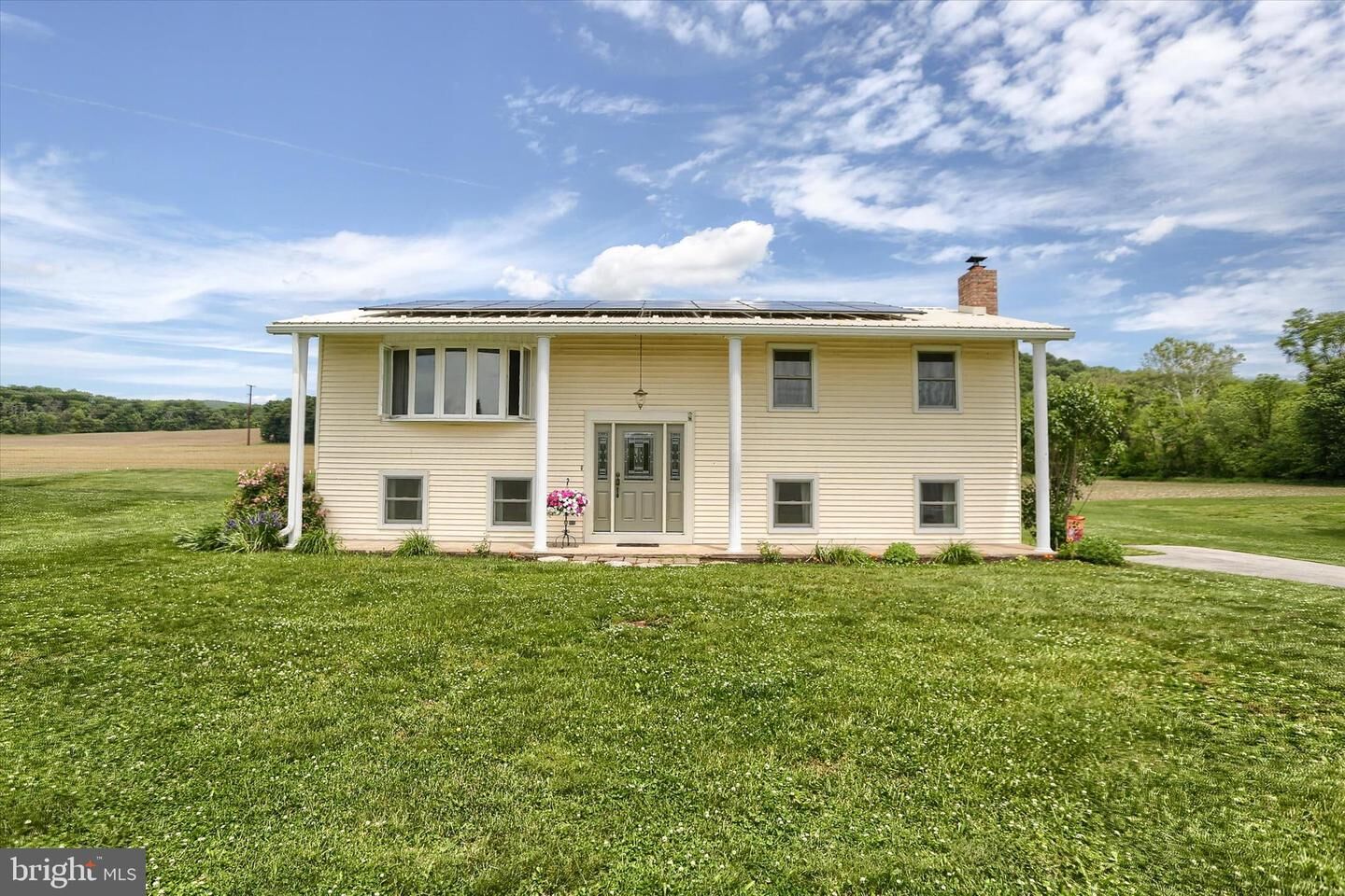 Property Photo:  95 Pawnee Lane  PA 17032 