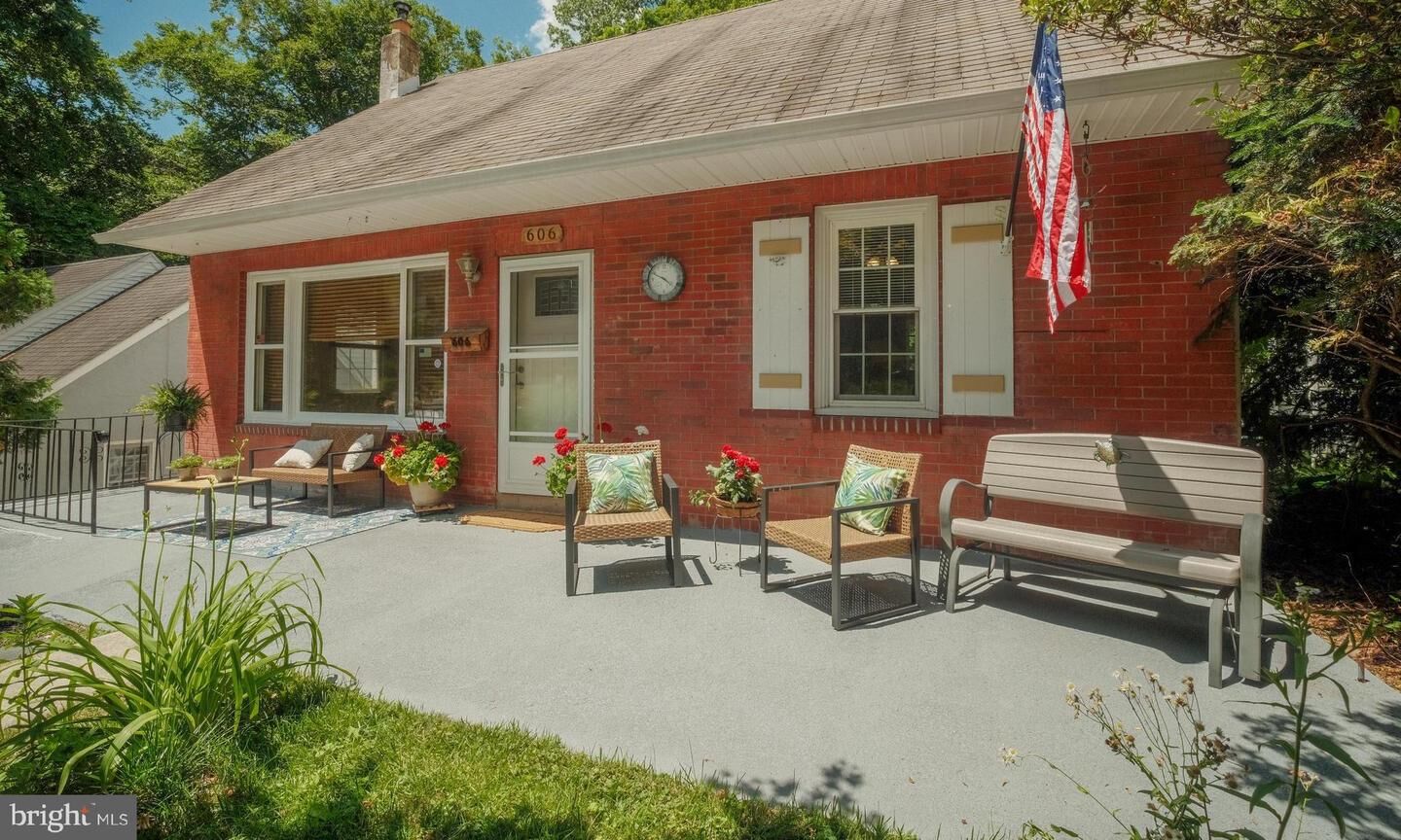Property Photo:  606 Centennial Avenue  PA 19063 