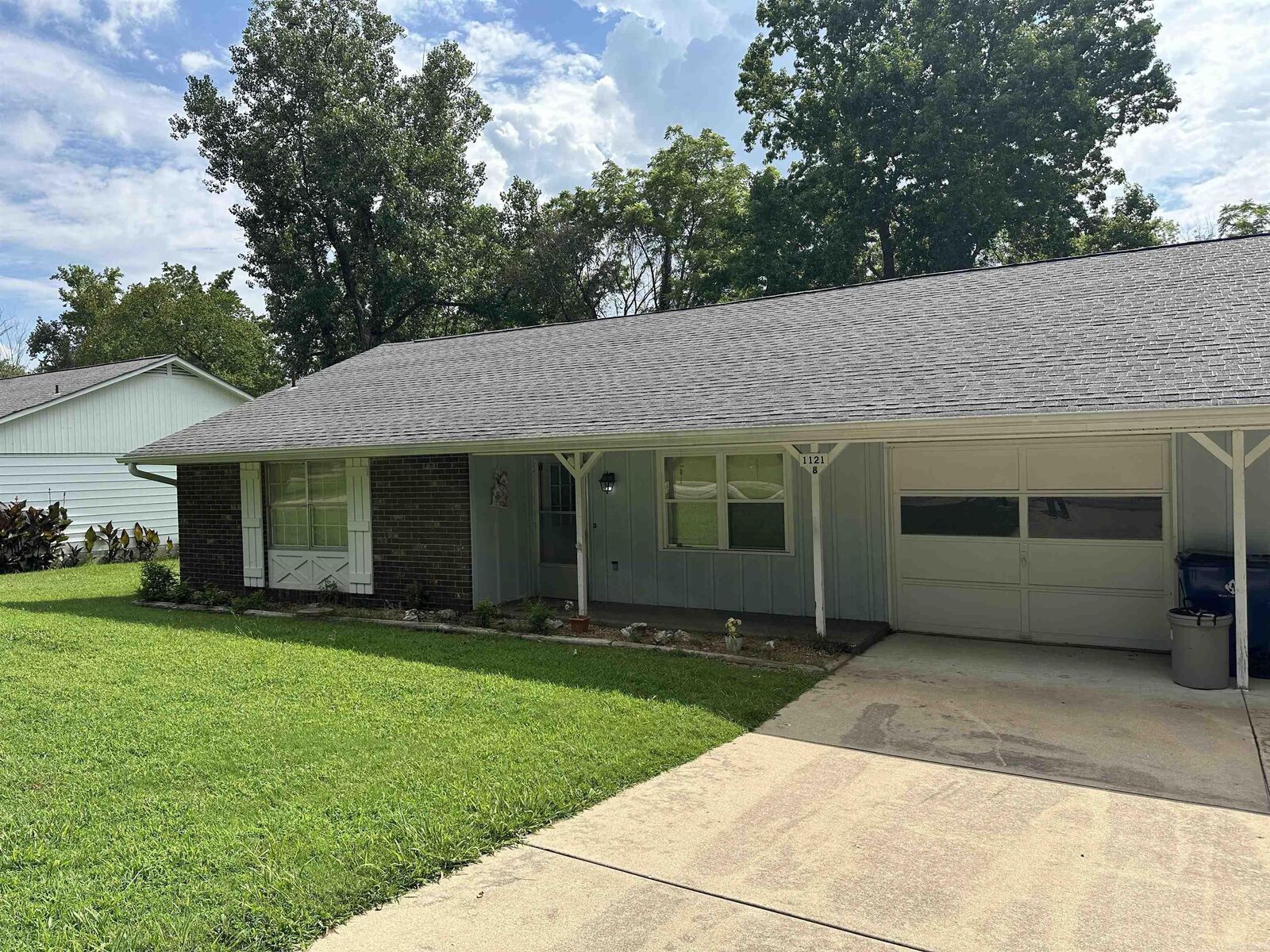 Property Photo:  1121 Meadowbrook Drive  AR 72653 