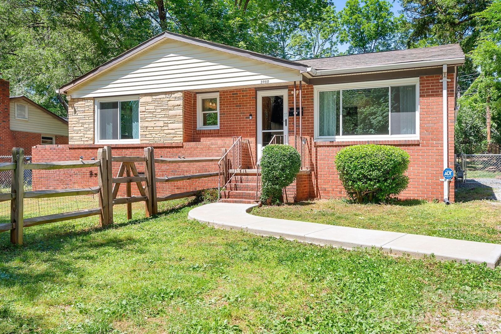 Property Photo: 3960 Bristol Drive NC 28208