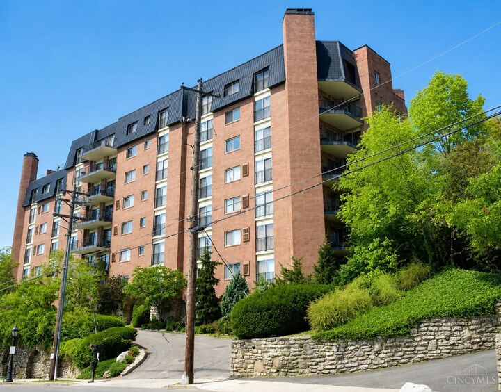 Property Photo:  880 Rue De La Paix  OH 45220 