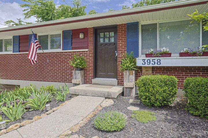 Property Photo: 3958 Ridgecombe Drive OH 45248