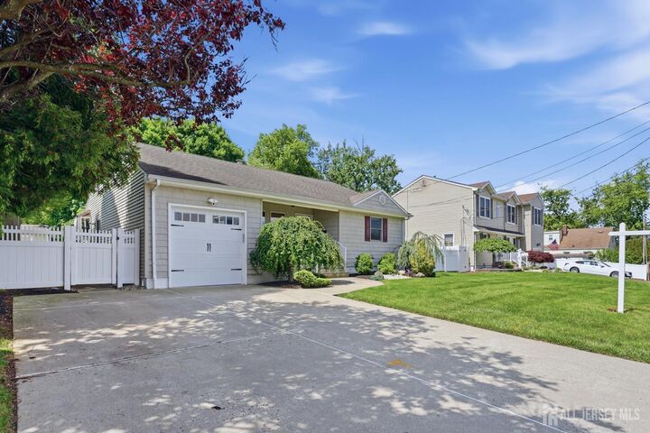 Property Photo:  31 Middle Hill Road  NJ 07067 