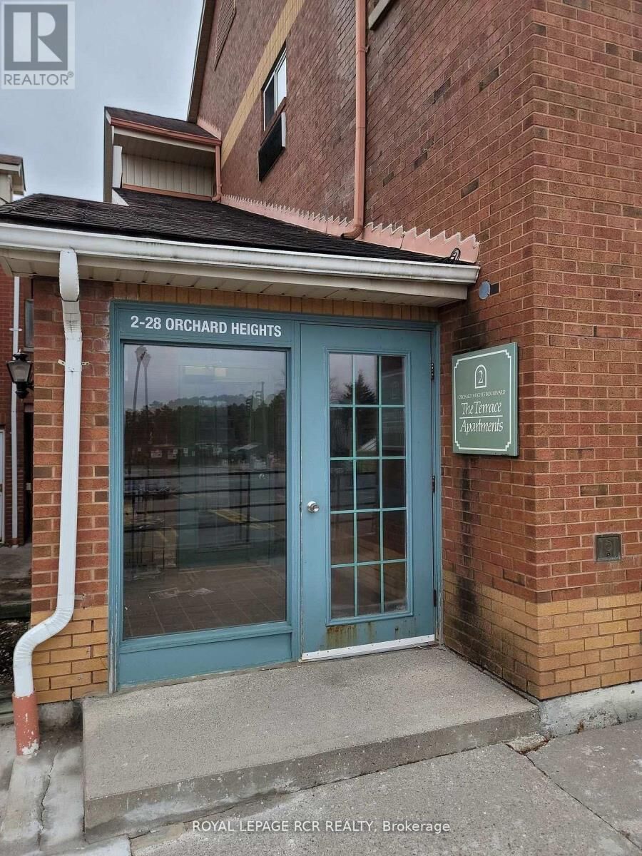 Property Photo: 2 Orchard Heights Boulevard 243 ON L4G 3W3
