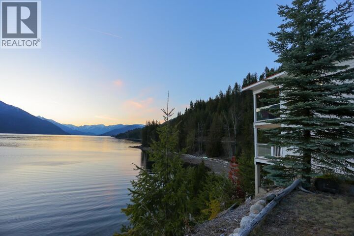 Property Photo: 819 Silver Cove Drive BC V0G 1S0
