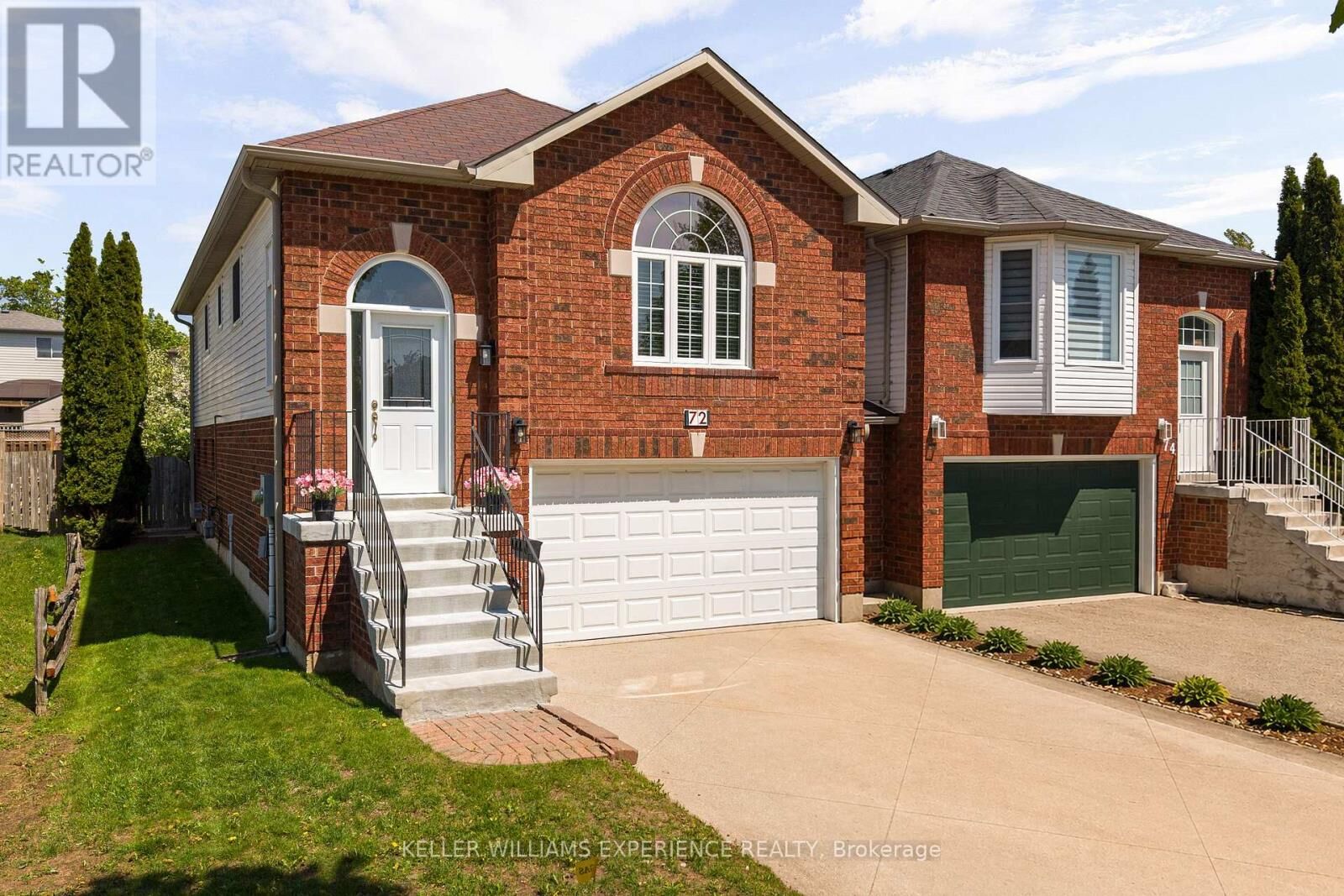 Property Photo: 72 Rundle Crescent ON L4N 8E6