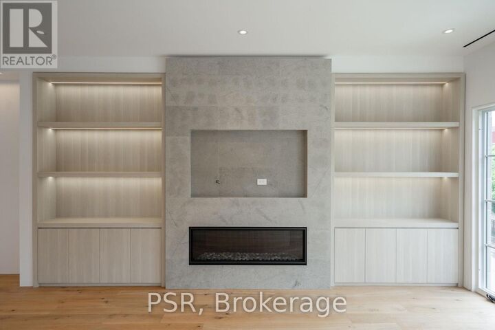 Property Photo:  381 Madison Avenue  ON M4V 2W7 