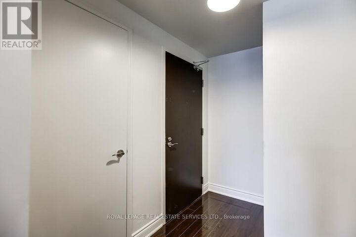 Property Photo: 1 Valhalla Inn Road 201 ON M9B 1S9