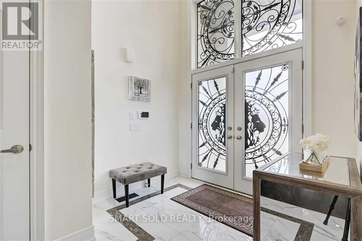 Property Photo:  207 Walter English Drive  ON L9N 0R8 