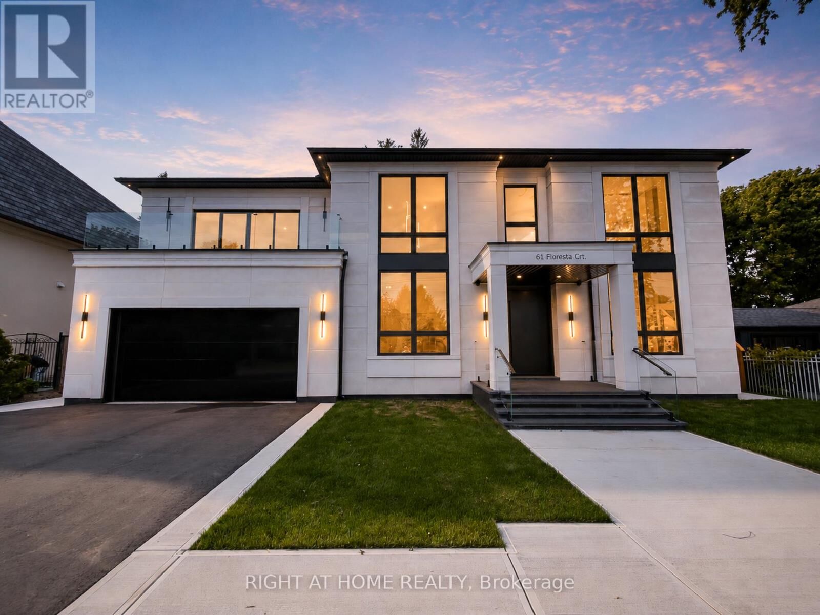 Property Photo:  61 Floresta Court  ON L9G 1R6 