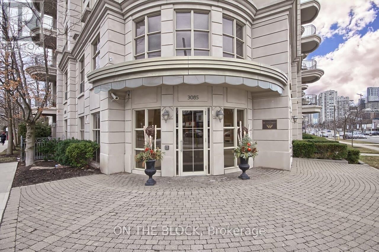 Property Photo: 3085 Bloor Street West 112 ON M8X 1C9