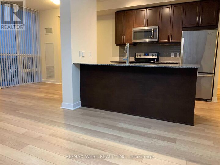 Property Photo:  3975 Grand Park Drive 1502  ON L5B 4M6 
