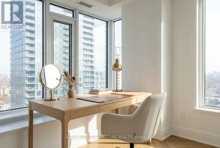 Property Photo:  11 Yorkville Avenue 3602  ON M4W 1L2 