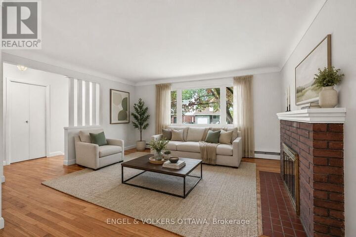 Property Photo:  1166 Castle Hill Crescent  ON K2C 2A8 