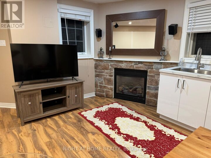 Property Photo:  154 Hollandview Trail  ON L4G 7J2 