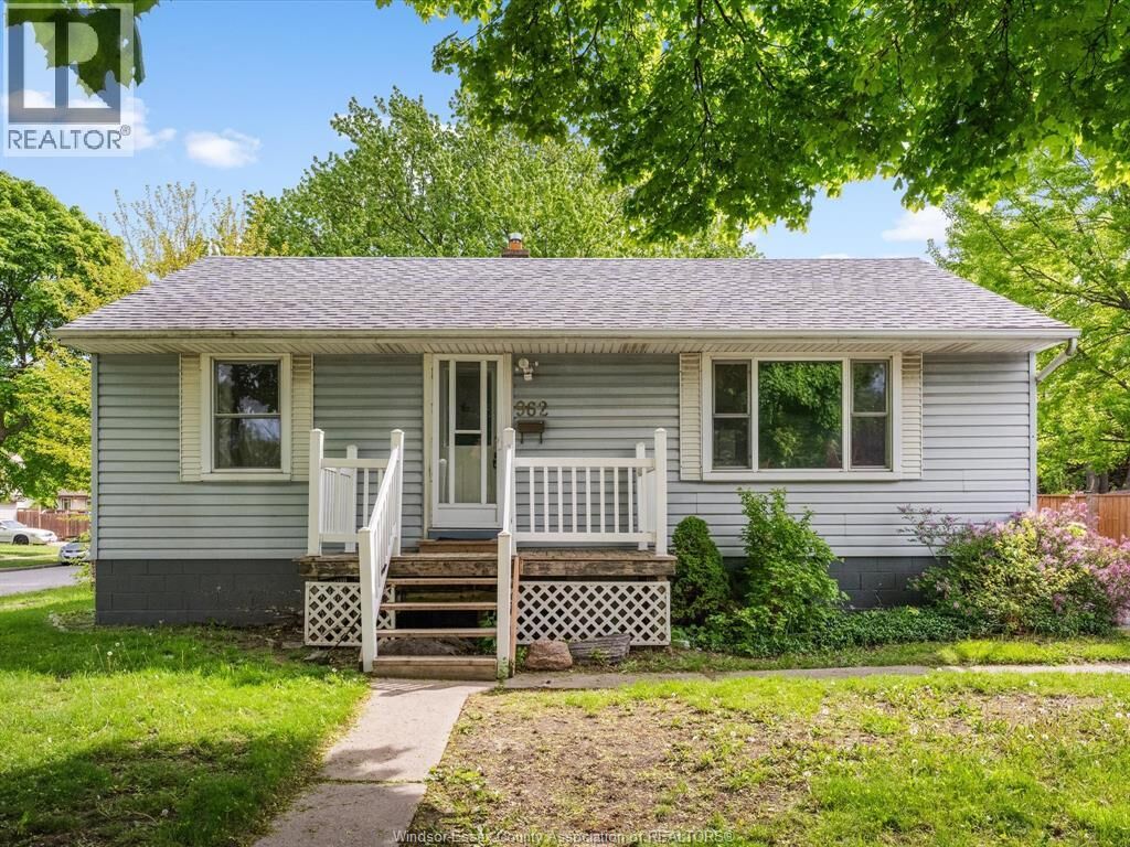 Property Photo:  962 Merritt  ON N9B 3C5 