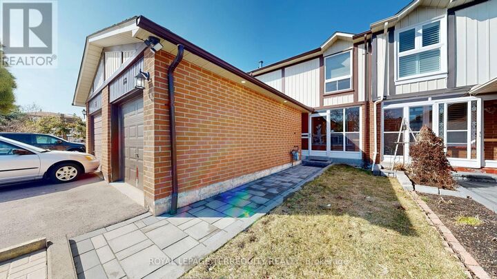 Property Photo:  68 Phalen Crescent  ON M1V 1Y6 