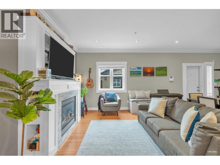 Property Photo:  723 East 12th Avenue  BC V5T 2J1 