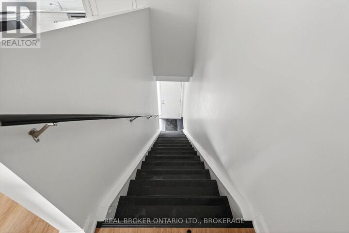 Property Photo: 600 Second Street East Unit #9B ON K6H 4H3
