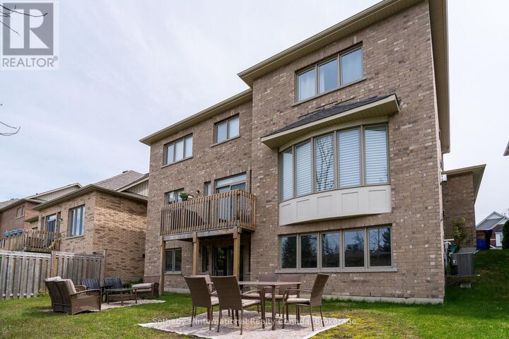 Property Photo:  45 McLean Avenue  ON L4Y 3Z6 