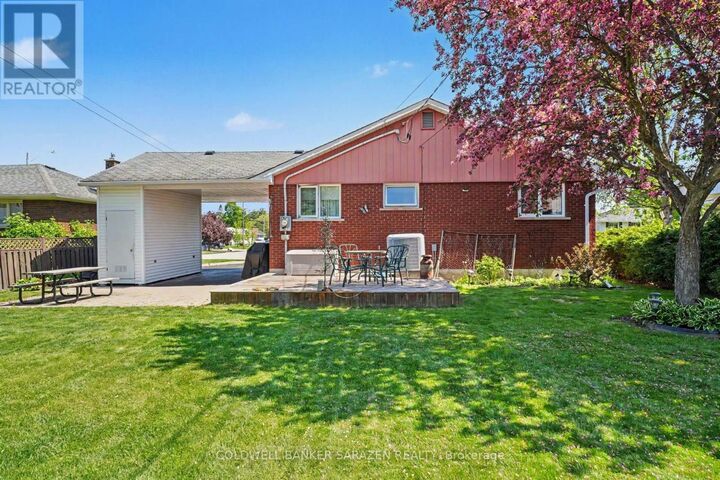 Property Photo: 205 Airth Boulevard West ON K7V 2J7