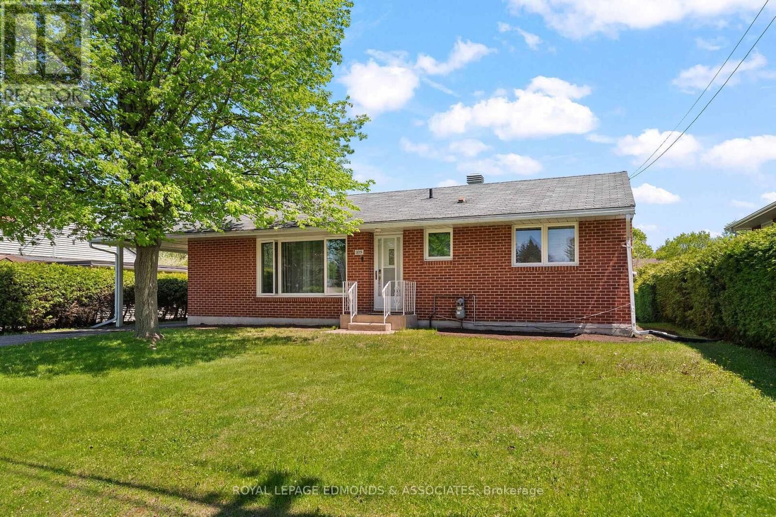 Property Photo:  375 Broadview Drive  ON K8A 2A9 