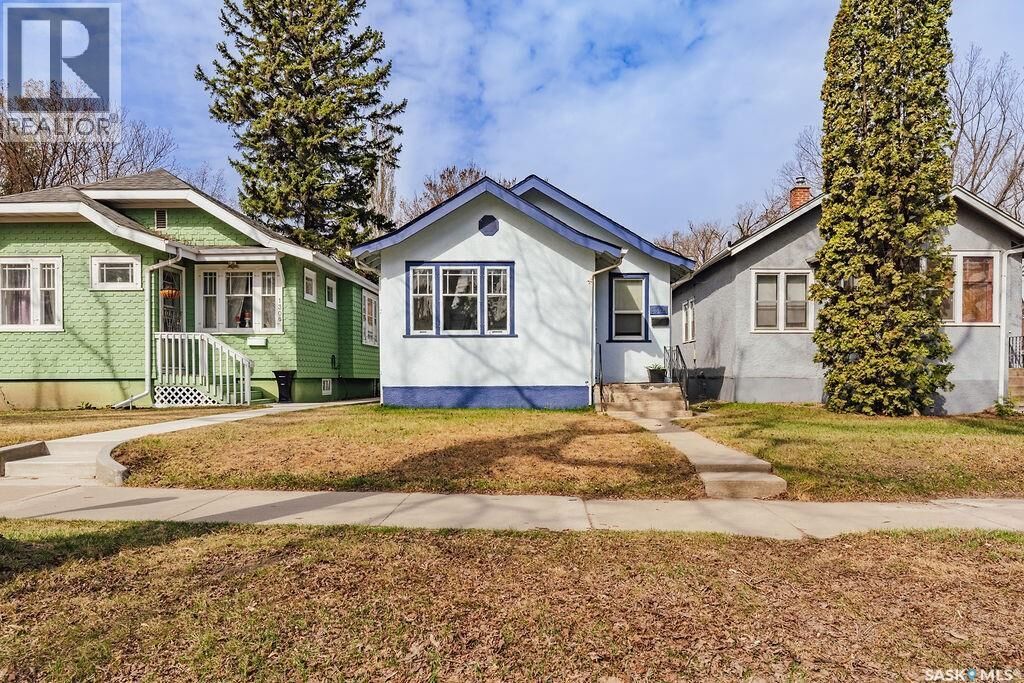Property Photo: 1304 Broadway Avenue SK S7H 2A6