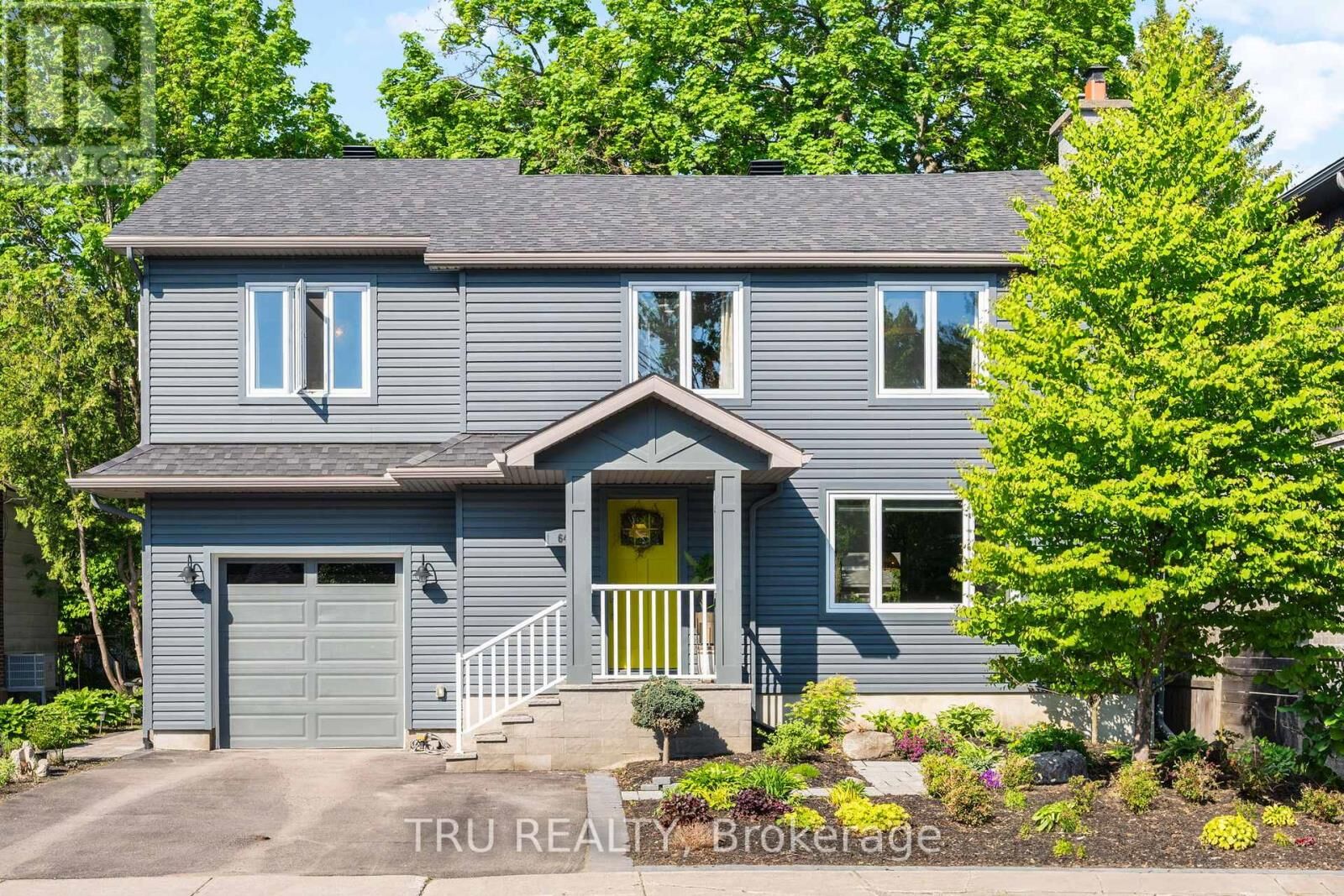 Property Photo: 64 Stevenson Avenue ON K1Z 6N1