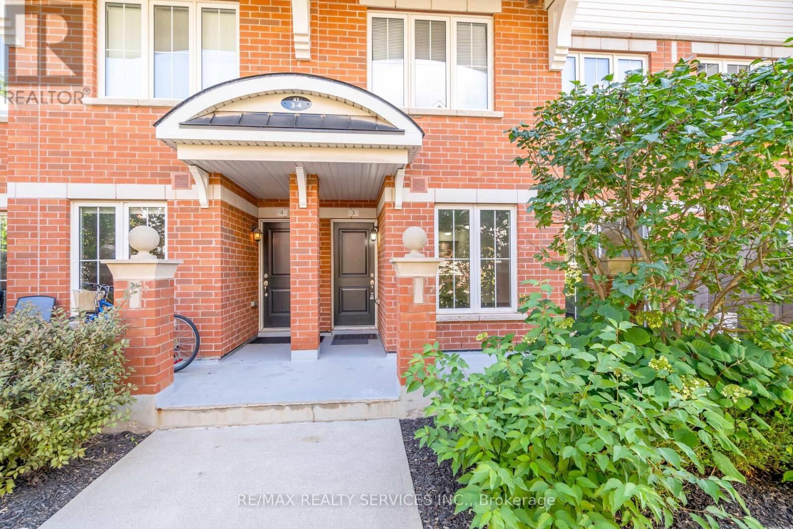 Property Photo:  43 Hays Boulevard 3  ON L6H 0J1 