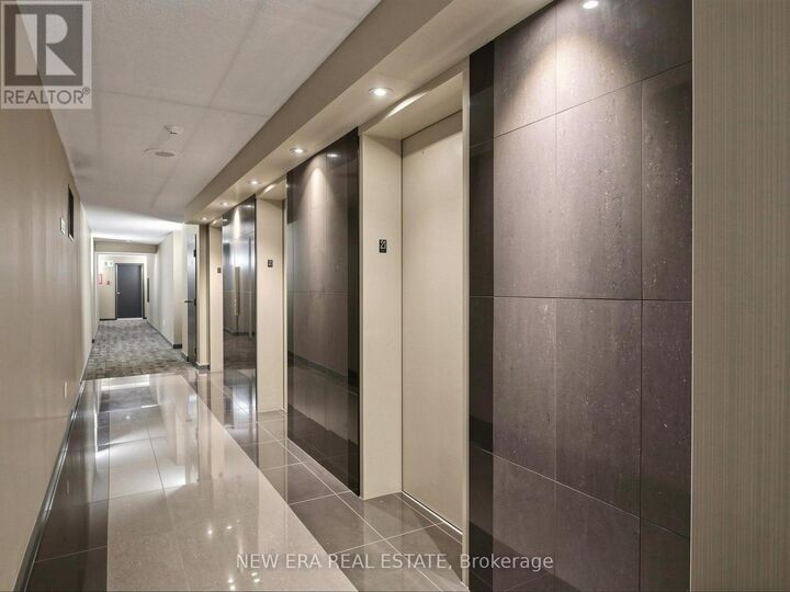 Property Photo:  8 Lisa Street 2108  ON L6T 4S6 
