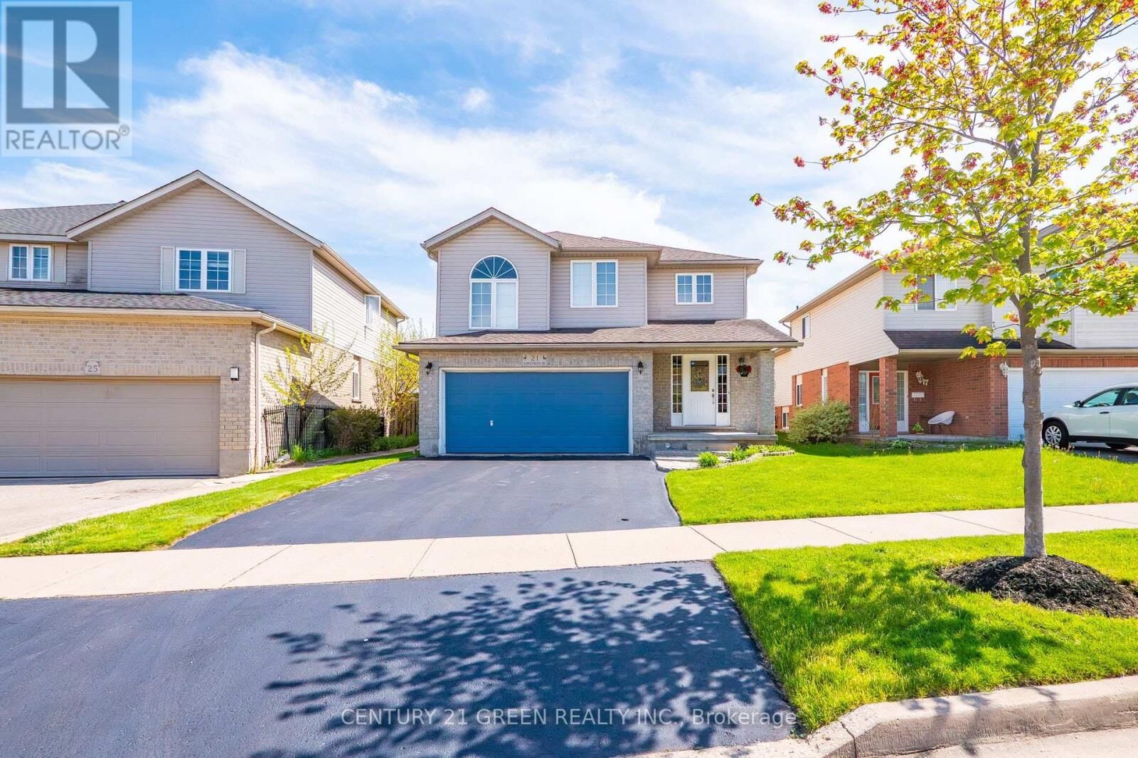 Property Photo:  21 Hawkswood Drive  ON N2K 4J6 