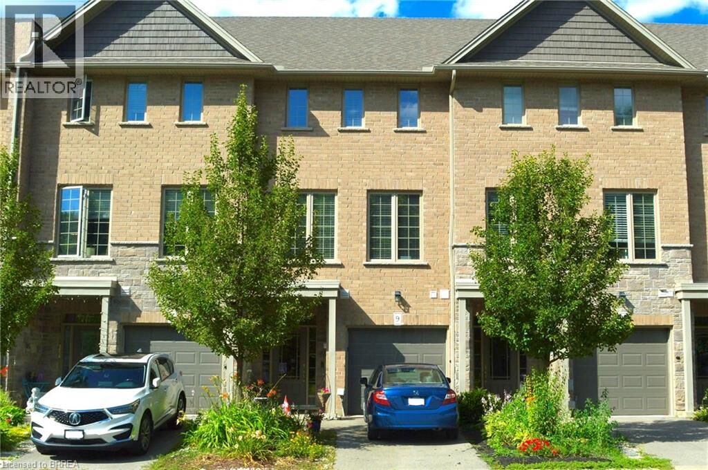 Property Photo:  30 Balmoral Street 9  ON N3L 0C8 