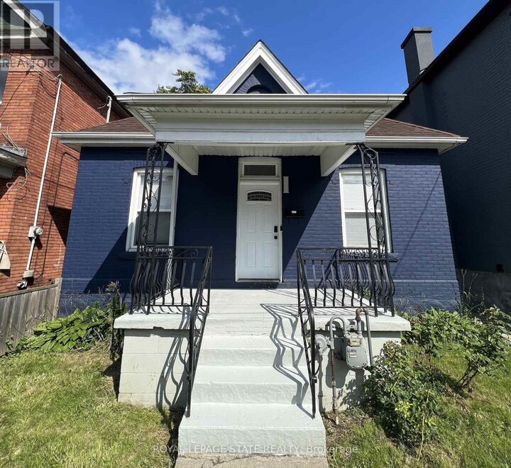 Property Photo:  44 Madison Avenue  ON L8L 5Y1 