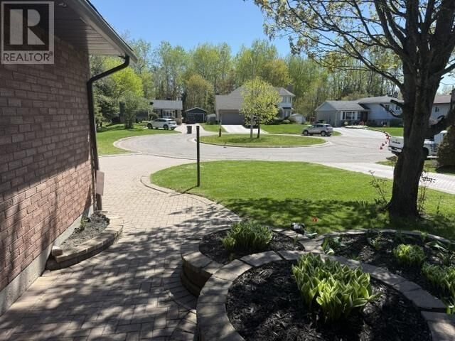 Property Photo: 115 Texas Ave ON P6A 6R5