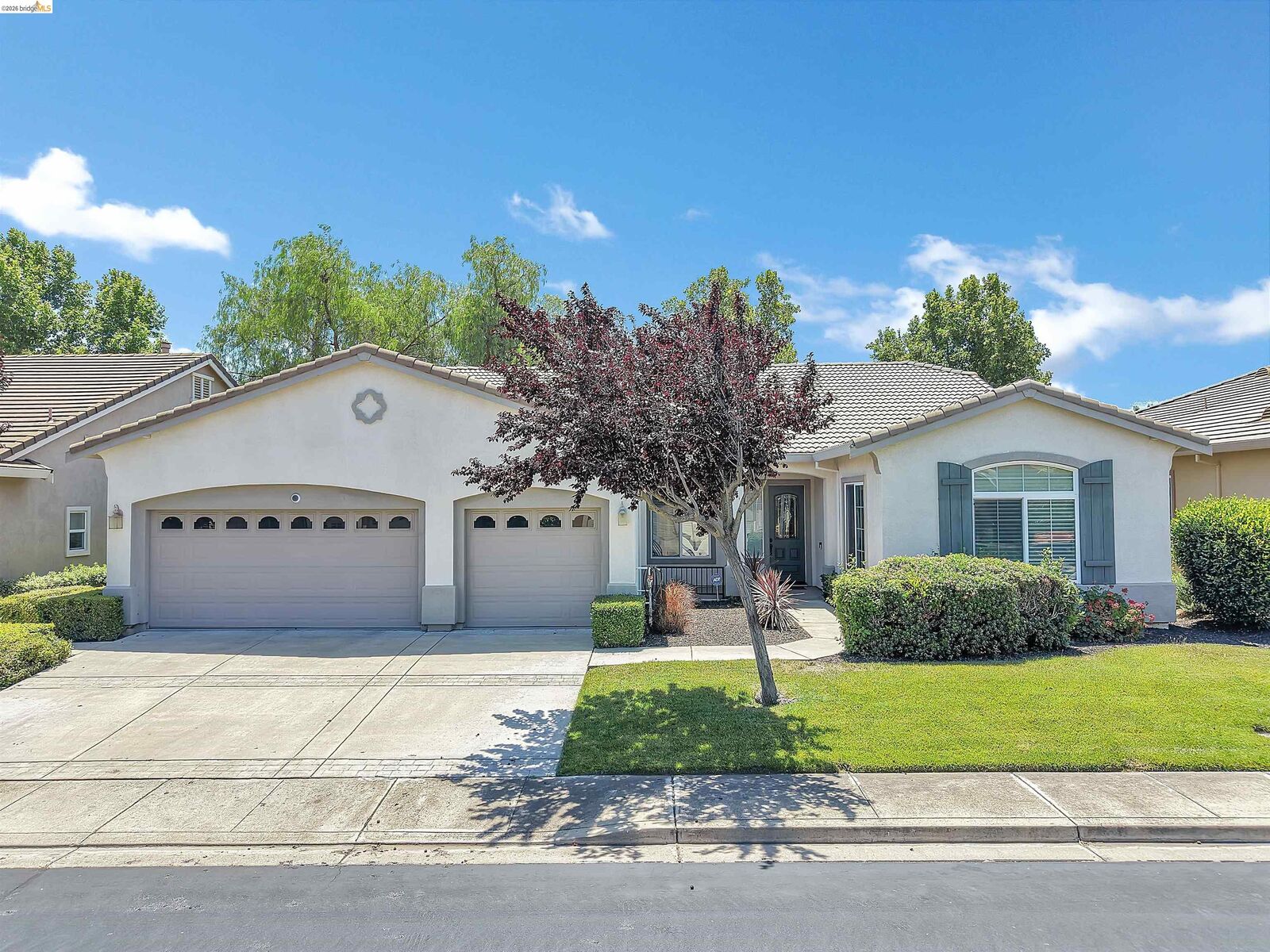 Property Photo:  930 Suntan  CA 94513 