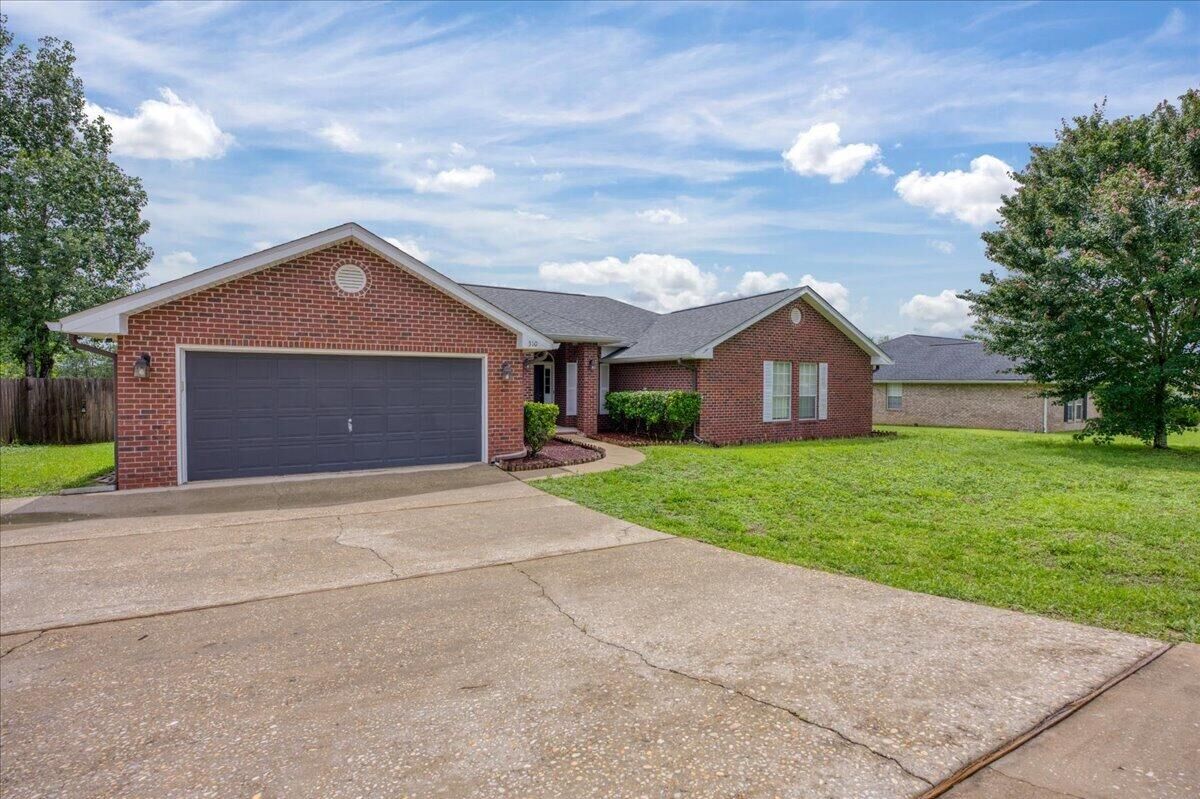 Property Photo:  310 Sidewinder Loop  FL 32536 