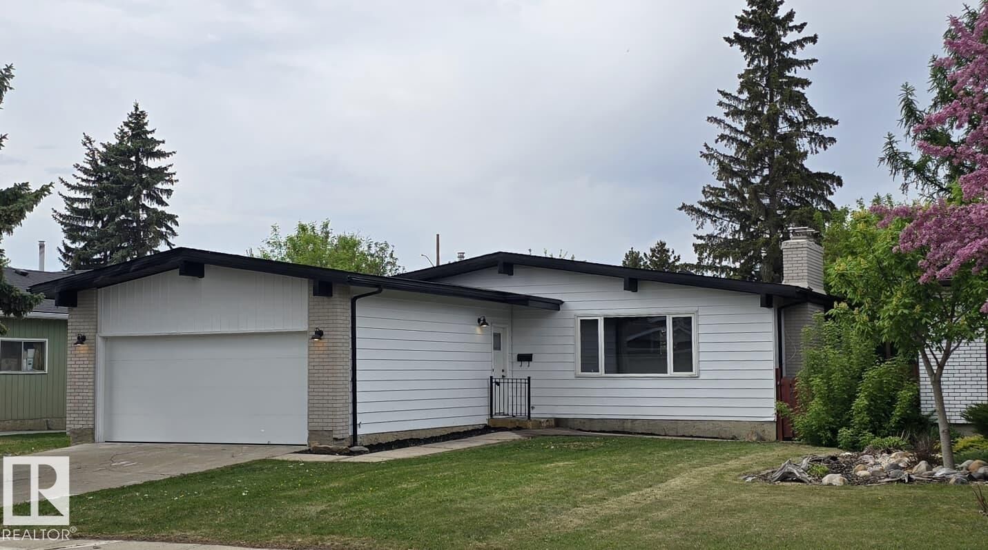 Property Photo: 18526 86A Avenue NW AB T6T 1J6