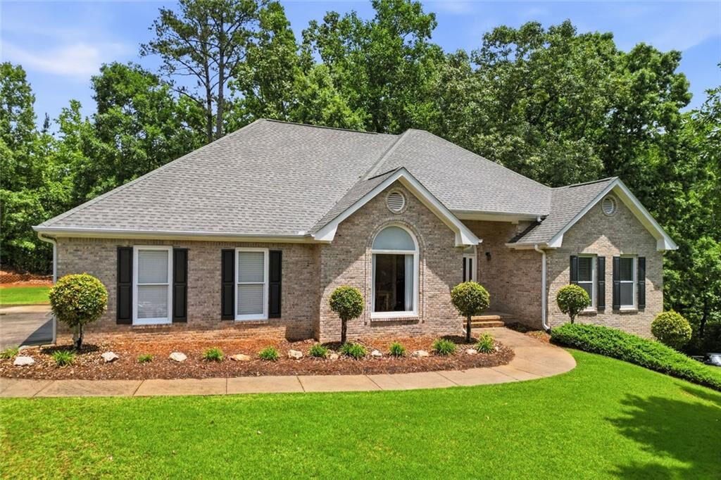 Property Photo:  5035 Valley Brook Circle  GA 30253 