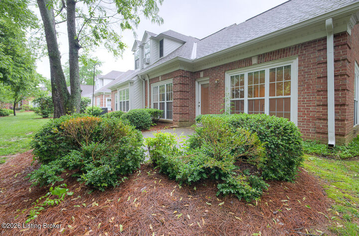 Property Photo:  5939 Ashwood Bluff Dr  KY 40207 