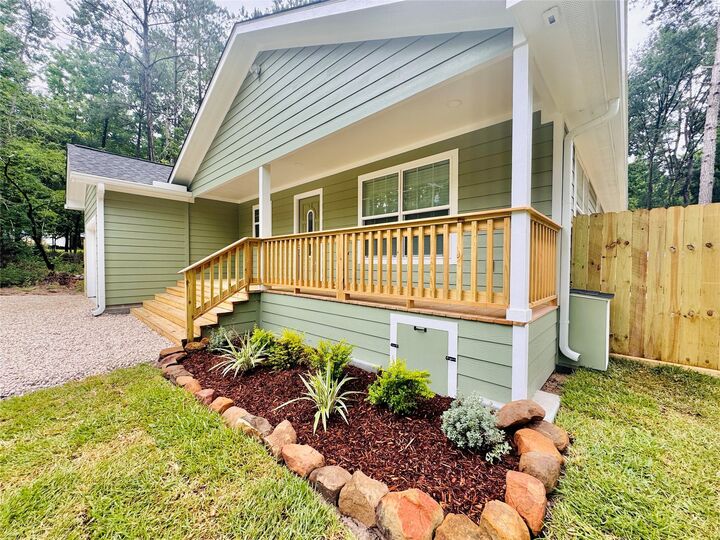 Property Photo: 20 Pine Trail TX 77359