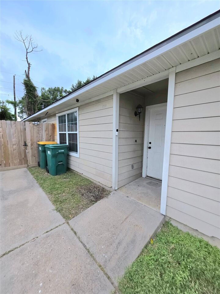 Property Photo: 5335 Cherie Crest Court TX 77088