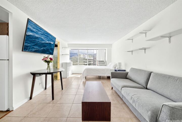 Property Photo:  2525 Date Street 1804  HI 96826 