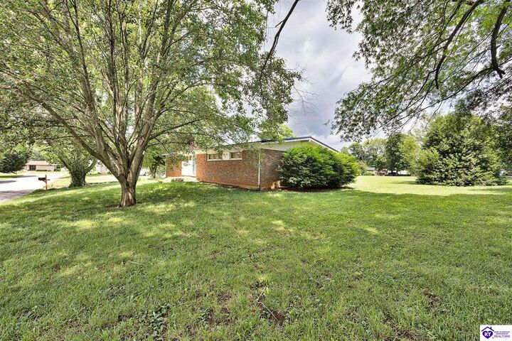 Property Photo:  100 Bedford Court  KY 42749 