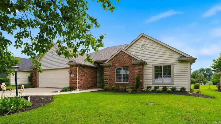 Property Photo:  921 Autumn Ridge Lane  IN 46804 