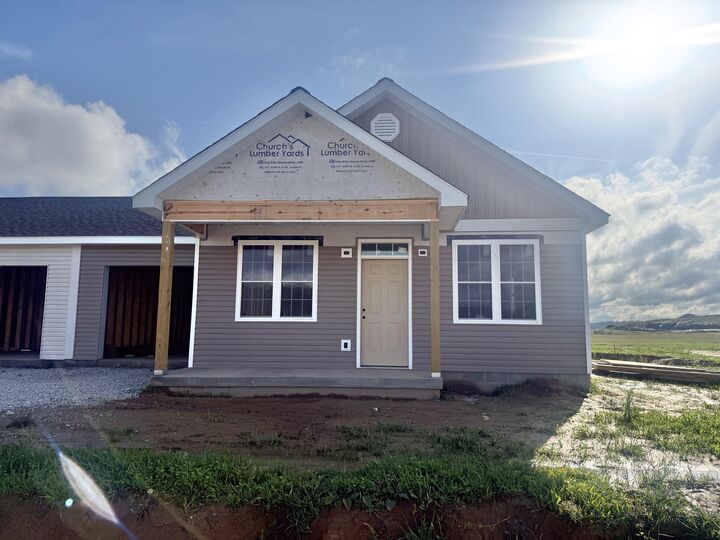 Property Photo: 304 Bluegrass Way KY 41143