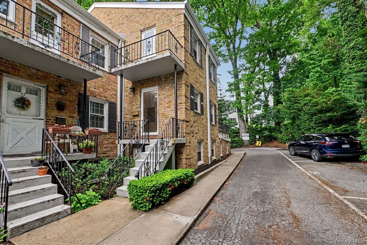 Property Photo:  95 Georgia Avenue  NY 10708 