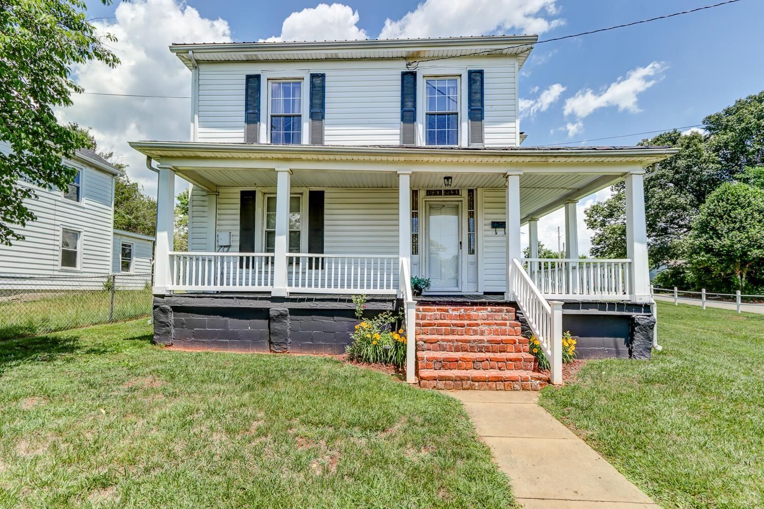 Property Photo:  2354 Garfield Avenue  VA 24501 