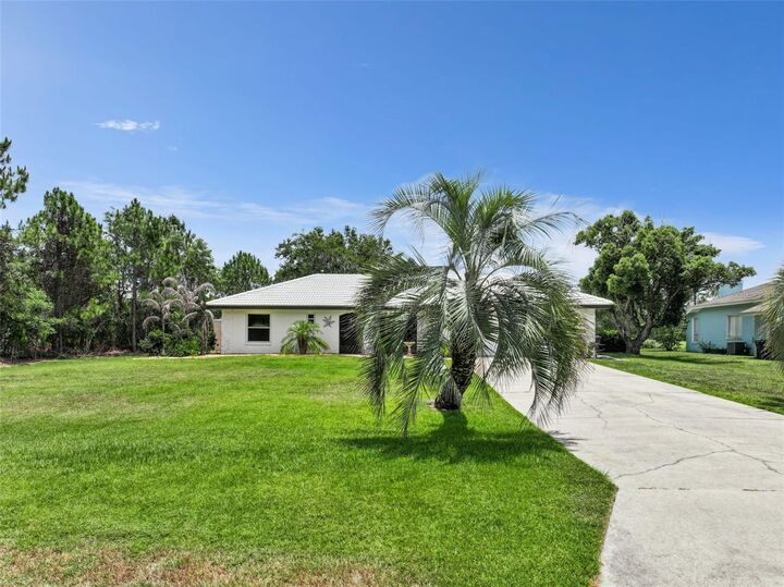 Property Photo: 7651 Limonia Drive FL 33855